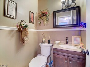 345 Tebe Pl in Union, NJ - Building Photo - Building Photo