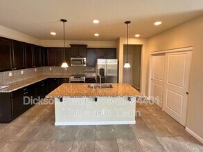 7075 Diversey Dr in Sparks, NV - Foto de edificio - Building Photo