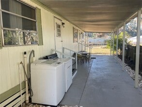 1079 NW 7th Blvd in Lake Panasoffkee, FL - Building Photo - Building Photo