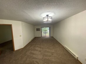 4846 10th Ave SW in Fargo, ND - Building Photo - Building Photo