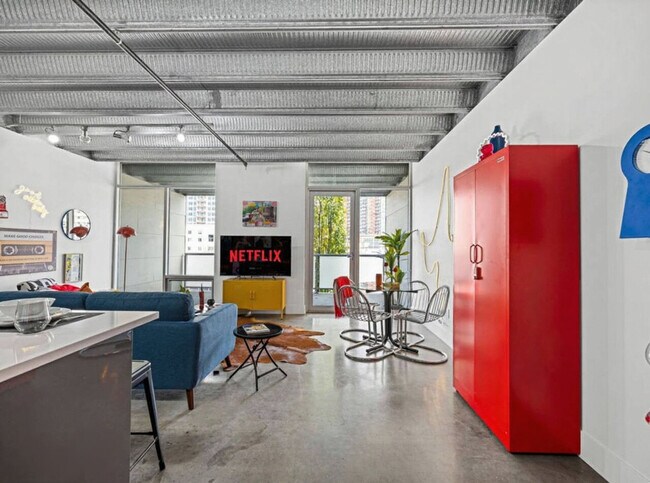 10309-10107 107 St NW in Edmonton, AB - Building Photo - Building Photo