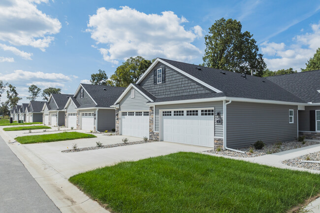 Brookfield Villas in Perrysburg, OH - Building Photo - Building Photo