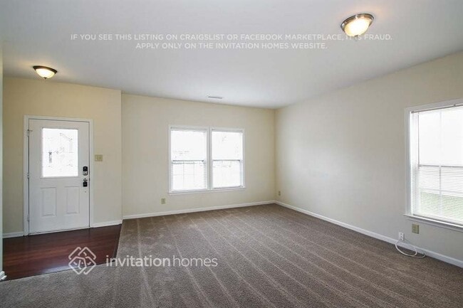 329 Zander Woods Ct in Mount Holly, NC - Foto de edificio - Building Photo