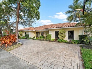 21151 NE 22nd Ct in Miami, FL - Building Photo - Building Photo