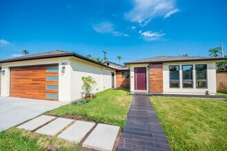3103 Samoa Pl in Costa Mesa, CA - Building Photo - Building Photo