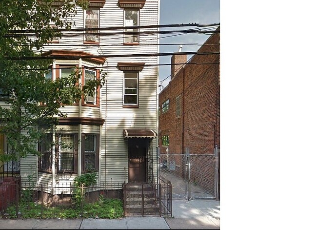 85 Clifton Ave, Unit 3