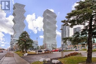 3900 Confederation Pkwy in Mississauga, ON - Building Photo