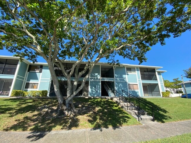 19800 SW 103rd Ct in Cutler Bay, FL - Building Photo - Building Photo