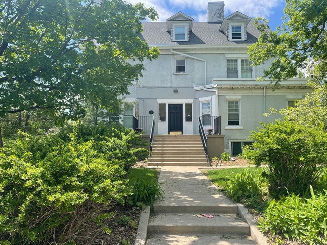 property at 2118 Pillsbury Ave