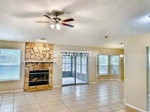 7658 Collins Ridge Blvd in Jacksonville, FL - Foto de edificio - Building Photo