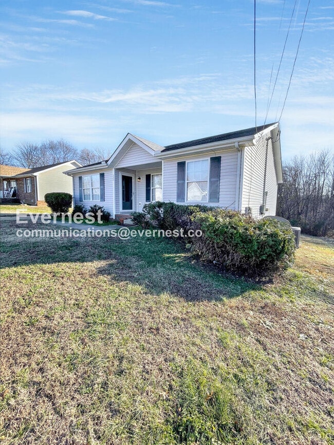 320 Donna Dr in Clarksville, TN - Building Photo - Building Photo
