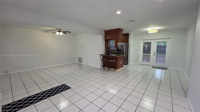 7141 Hope St in Hollywood, FL - Building Photo - Building Photo
