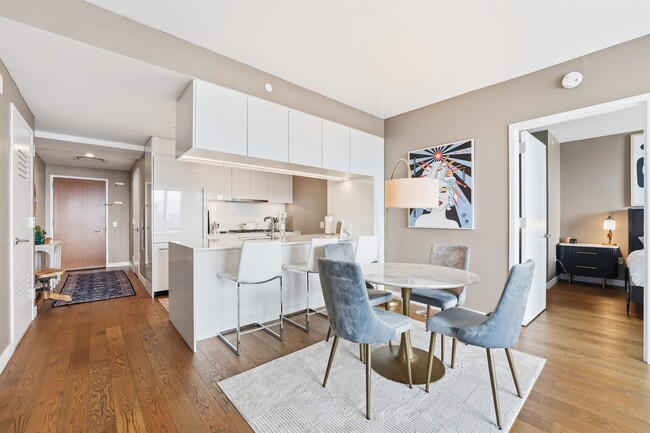 99 Hudson St in Jersey City, NJ - Building Photo - Building Photo