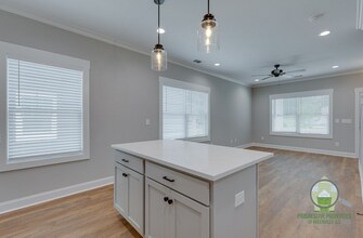 8 Howard St in Greenville, SC - Building Photo - Building Photo