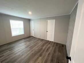 2422 Pajot Rd in Kawkawlin, MI - Building Photo - Building Photo