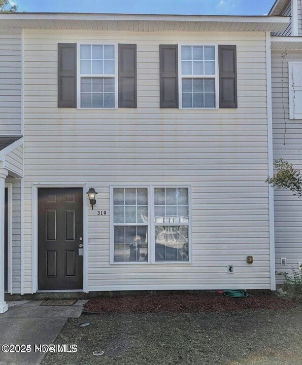 319 Bracken Pl in Jacksonville, NC - Building Photo