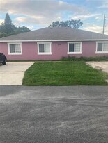 136 Knotts Ln in Kissimmee, FL - Building Photo