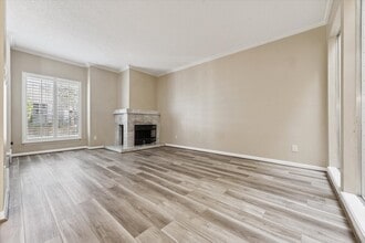 5933 Woodway Place Ct in Houston, TX - Building Photo - Building Photo