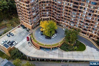 100 Old Palisade Rd in Fort Lee, NJ - Building Photo - Building Photo