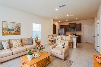 86728 Mainline Rd in Yulee, FL - Foto de edificio - Building Photo