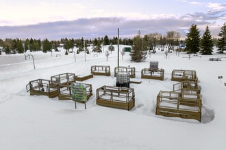 Maple Oak Ridge in Edmonton, AB - Building Photo - Building Photo