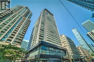 770 Bay St. in Toronto, ON - Building Photo