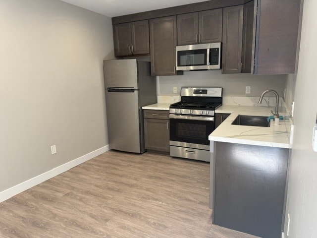 property at 1112 S Ditmar St