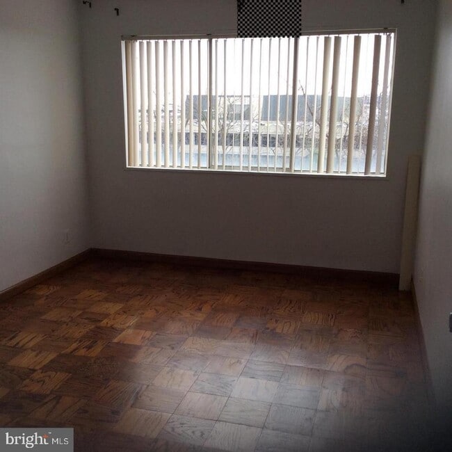 5831 Quantrell Ave in Alexandria, VA - Building Photo - Building Photo