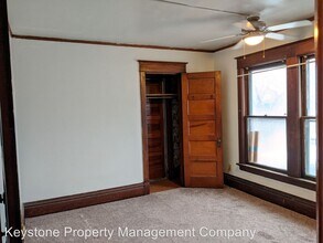 320 E Davenport St in Iowa City, IA - Building Photo - Building Photo