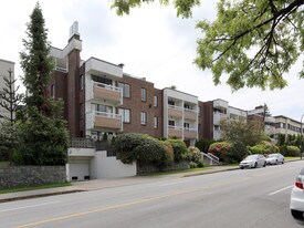 The Oceans Door in Vancouver, BC - Building Photo