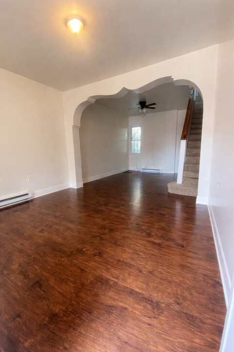 3458 N Bodine St in Philadelphia, PA - Building Photo