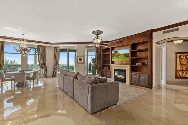 9101 Alta Dr in Las Vegas, NV - Building Photo - Building Photo