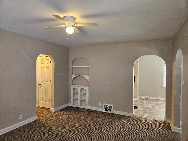 property at 1325 S Hackley St