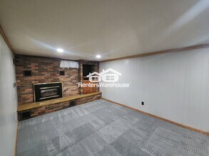 732 E Lincoln Rd in New Richmond, WI - Foto de edificio - Building Photo