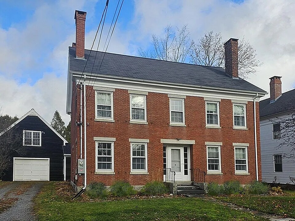 20 Vine St in Damariscotta, ME - Building Photo