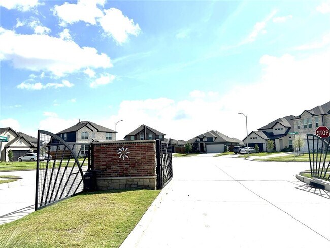 property at 2437 Fairway Hbr Dr