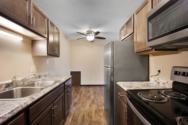 Wexford Commons Apartments in Minneapolis, MN - Building Photo - Building Photo