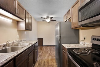 Wexford Commons Apartments in Minneapolis, MN - Building Photo - Building Photo