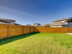 252 Tequilana Pass in Leander, TX - Foto de edificio - Building Photo