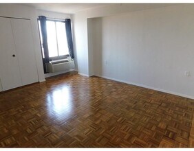 1105 Massachusetts Ave, Unit 10C in Cambridge, MA - Building Photo - Building Photo