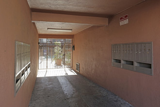 Market Terraces in Long Beach, CA - Building Photo - Building Photo