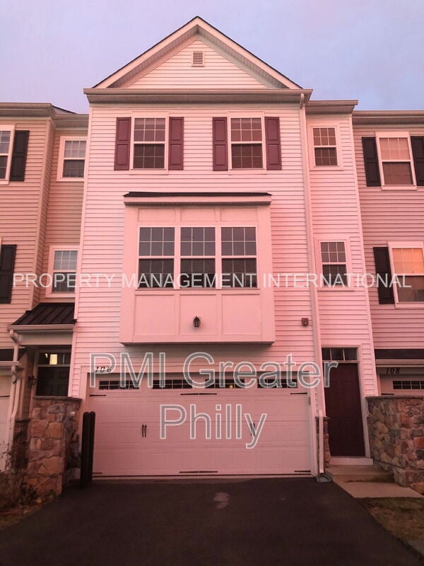 106 Mercer Ct