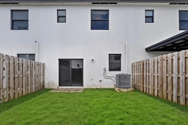 11779 SW 247th Ter in Princeton, FL - Building Photo - Building Photo