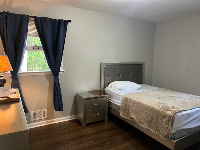 property at 6140 Hillandale Dr