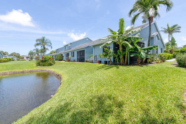 3895 Island Club Cir W in Atlantis, FL - Building Photo - Building Photo