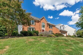 8608 Oak Brook Ln in Fairfax Station, VA - Building Photo - Building Photo
