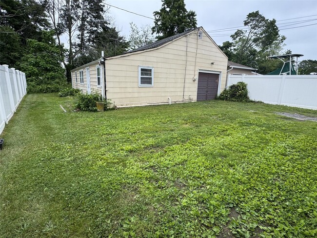 property at 21 Lincoln Ave