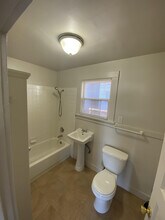 516 W MacArthur Blvd-Unit -516 #2 in Oakland, CA - Building Photo - Building Photo