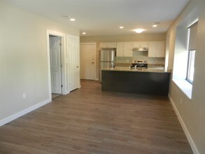 67 Central St-Unit -203 in Manchester, NH - Building Photo - Building Photo