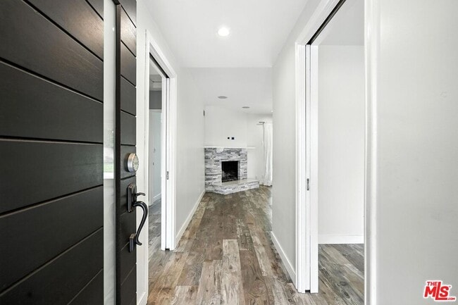 property at 6137 Laurelgrove Ave